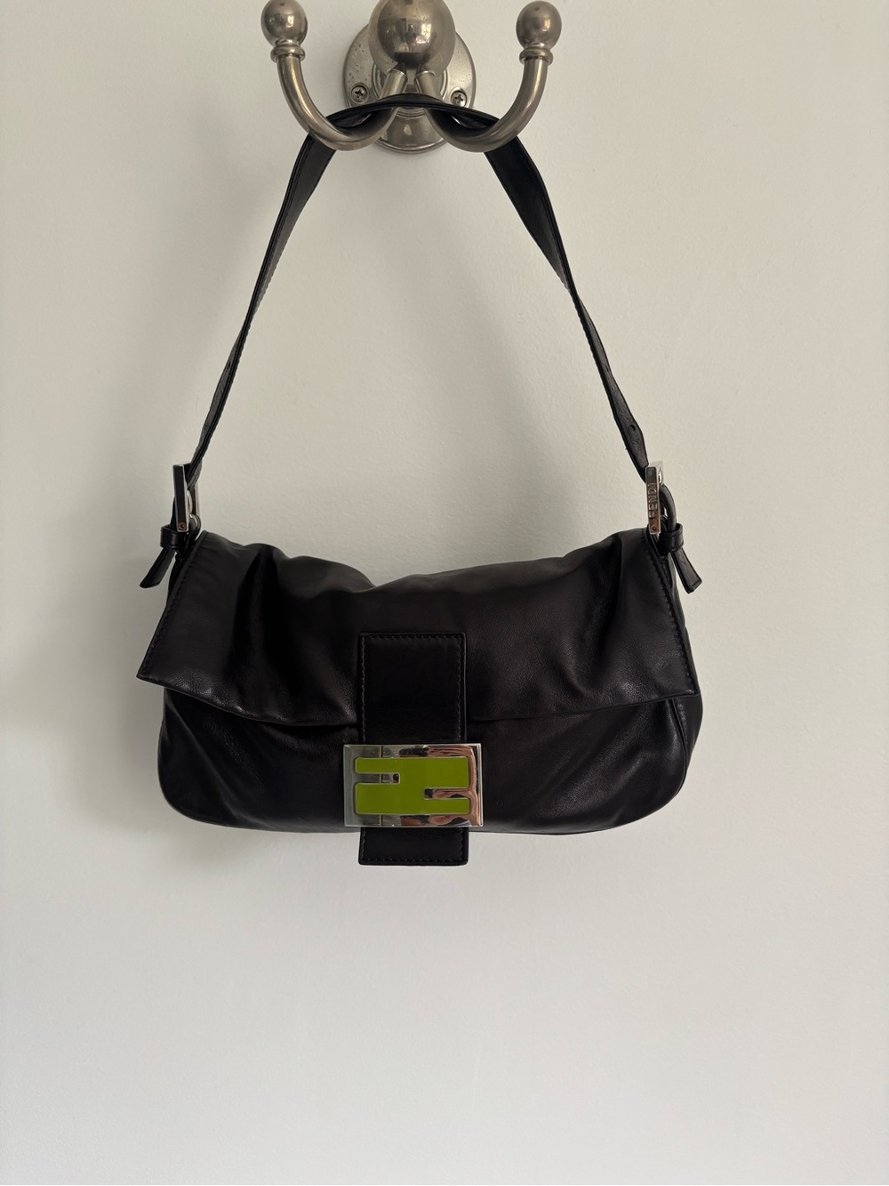 Rare Vintage Fendi Mamma Baguette – Black Leather & Lime Green FF Buckle - Picture 2 of 12
